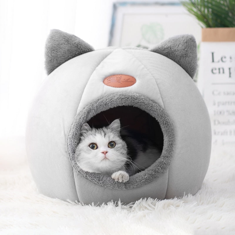 Experience Deep Winter Comfort with the New Cat Bed